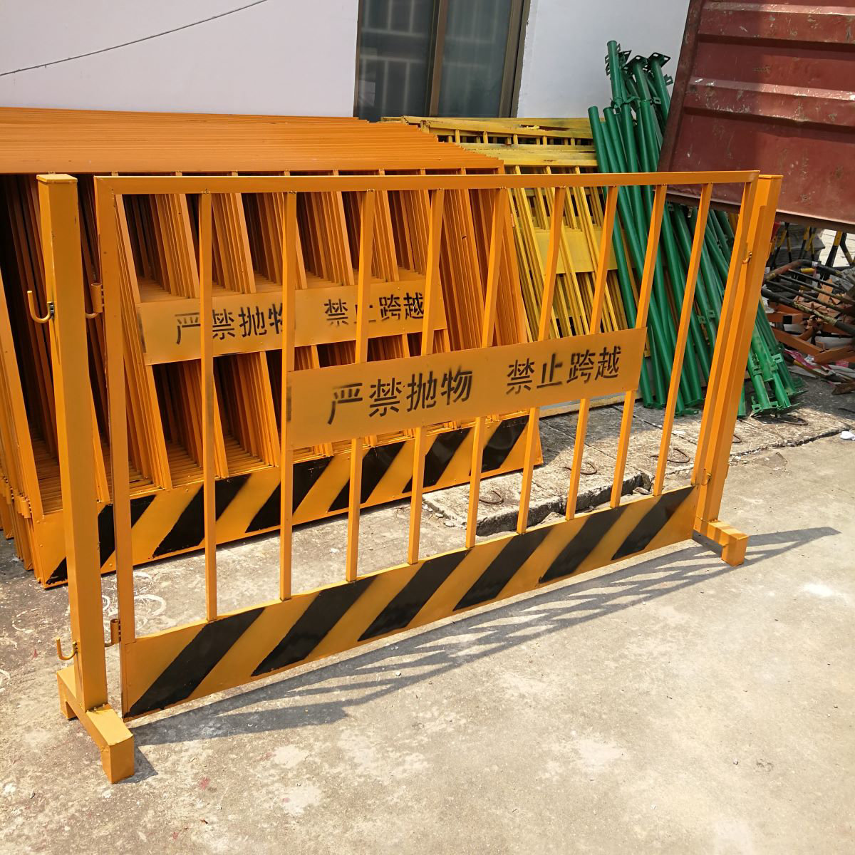 竖管移动式护栏