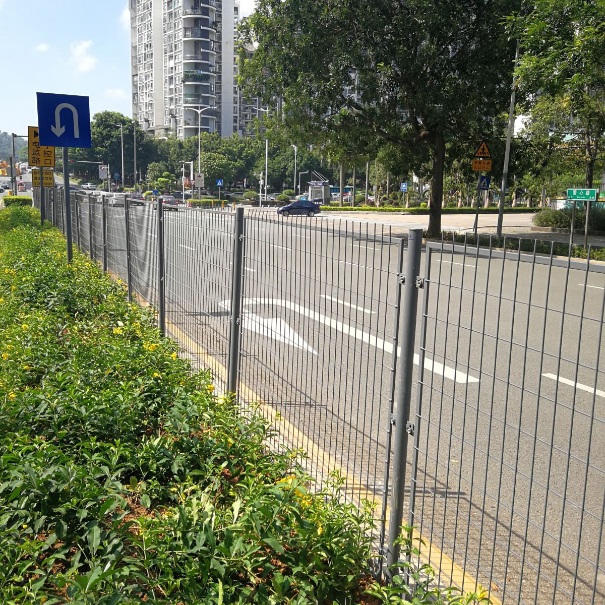 镀锌钢板网护栏