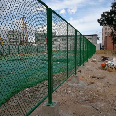 浸塑钢板网护栏